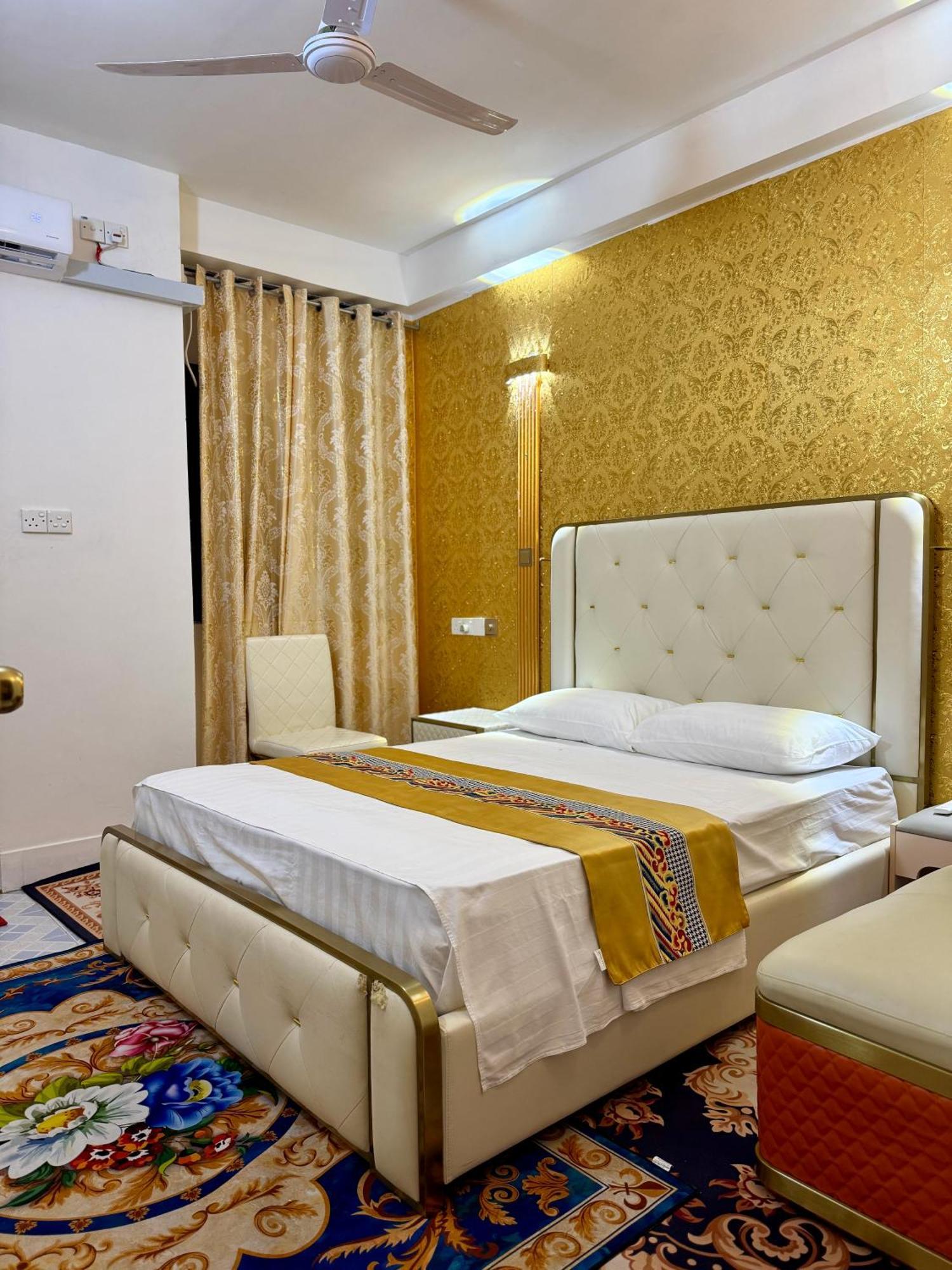 Ontrack Travel Transit Hotel Malé Exterior foto
